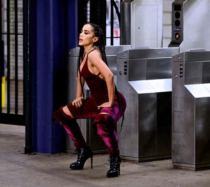 Anitta é flagrada gravando novo clipe em um metrô em Nova York