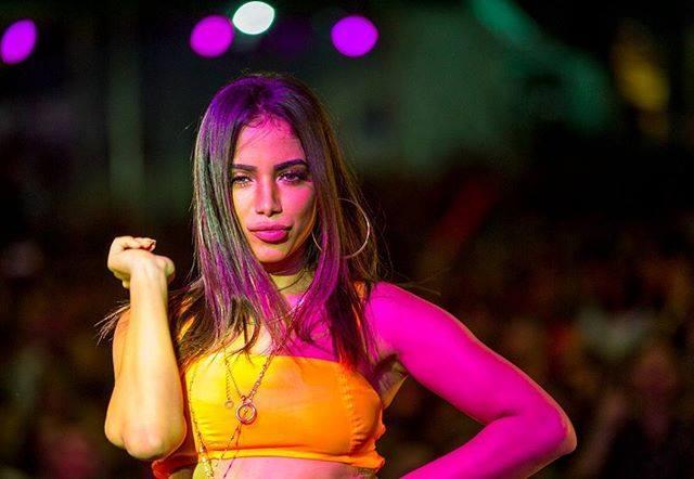 Antes de dueto com Safadão, Anitta lança single 'Indecente' às vésperas dos 25 anos