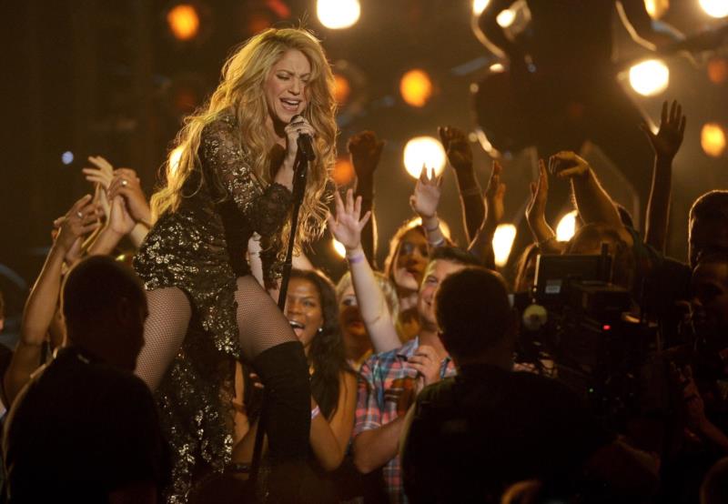 Shakira anuncia shows no Brasil em outubro