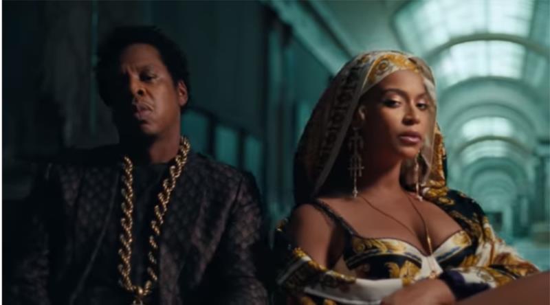 Entre a Mona Lisa e a Esfinge, Beyoncé e Jay-Z filmam videoclipe no Louvre