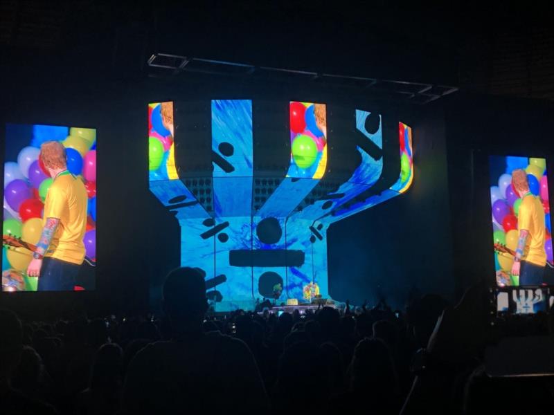 Ed Sheeran comemora aniversário durante show em Porto Alegre: 'Muito feliz de estar aqui'