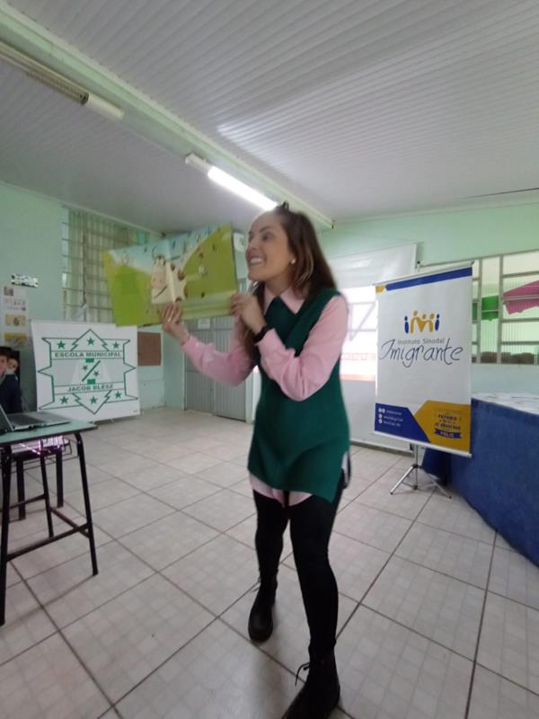 Bibliotecária do IMI participa de evento literário